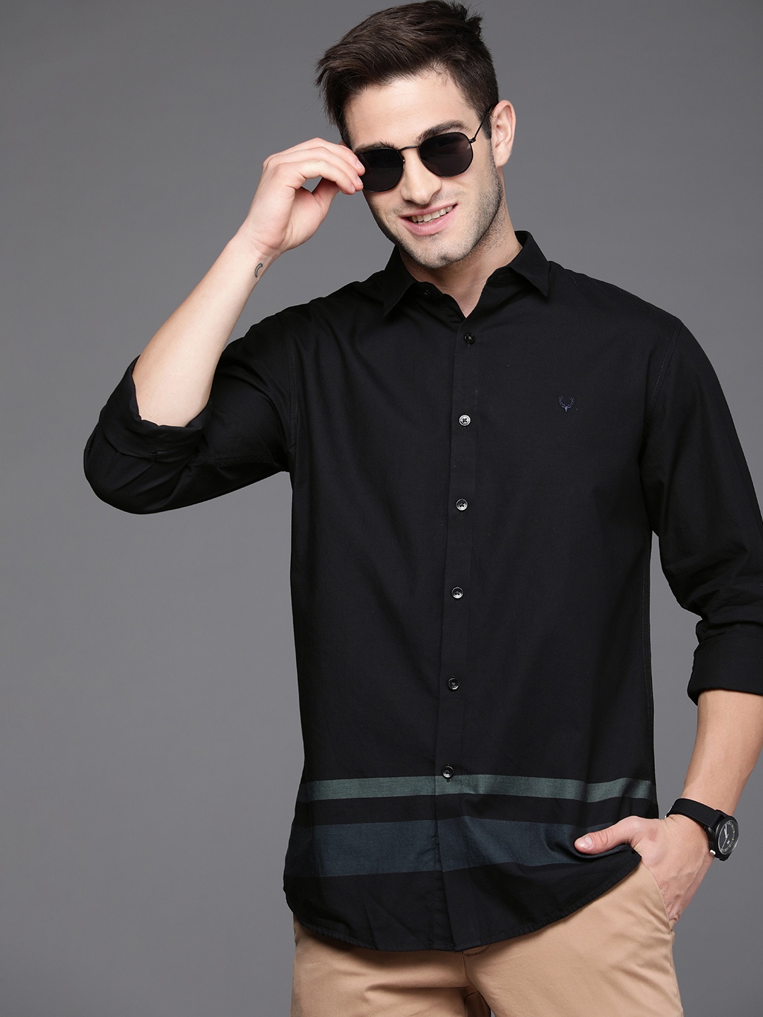

Allen Solly Men Black Slim Fit Striped Pure Cotton Casual Shirt
