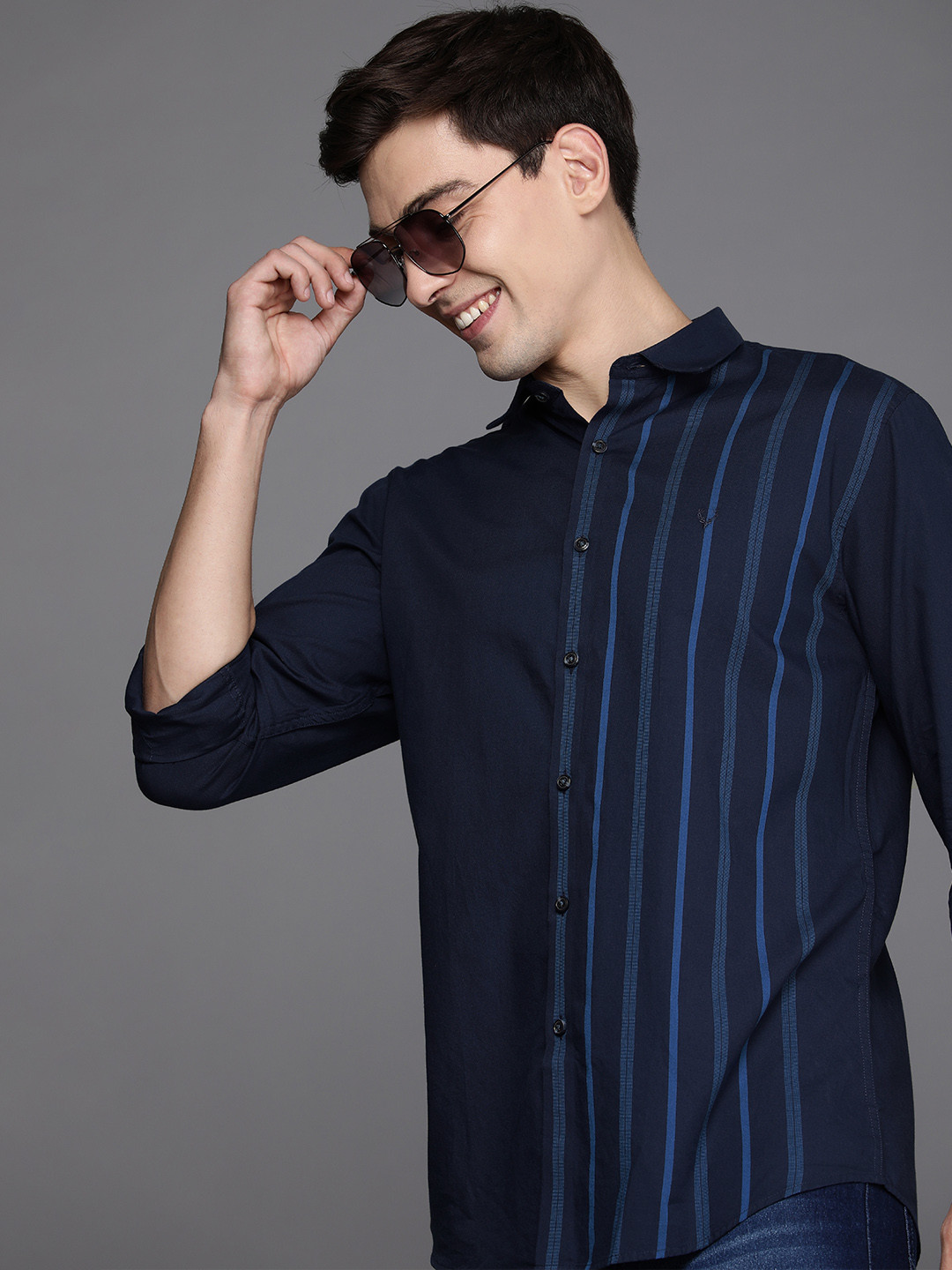 

Allen Solly Men Navy Blue Sport Slim Fit Striped Pure Cotton Casual Shirt