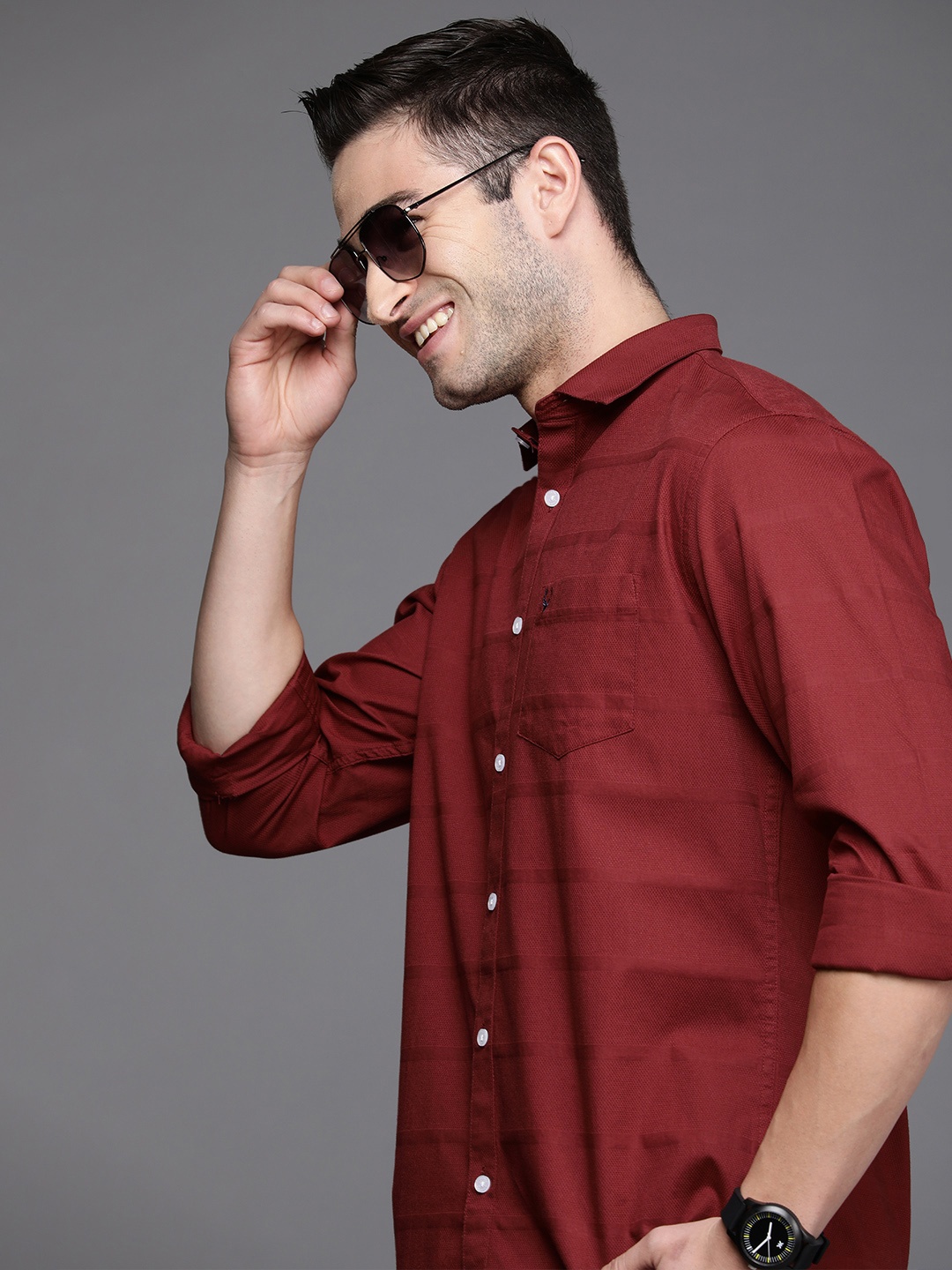 

Allen Solly Men Maroon Textured Sport Fit Pure Cotton Casual Shirt