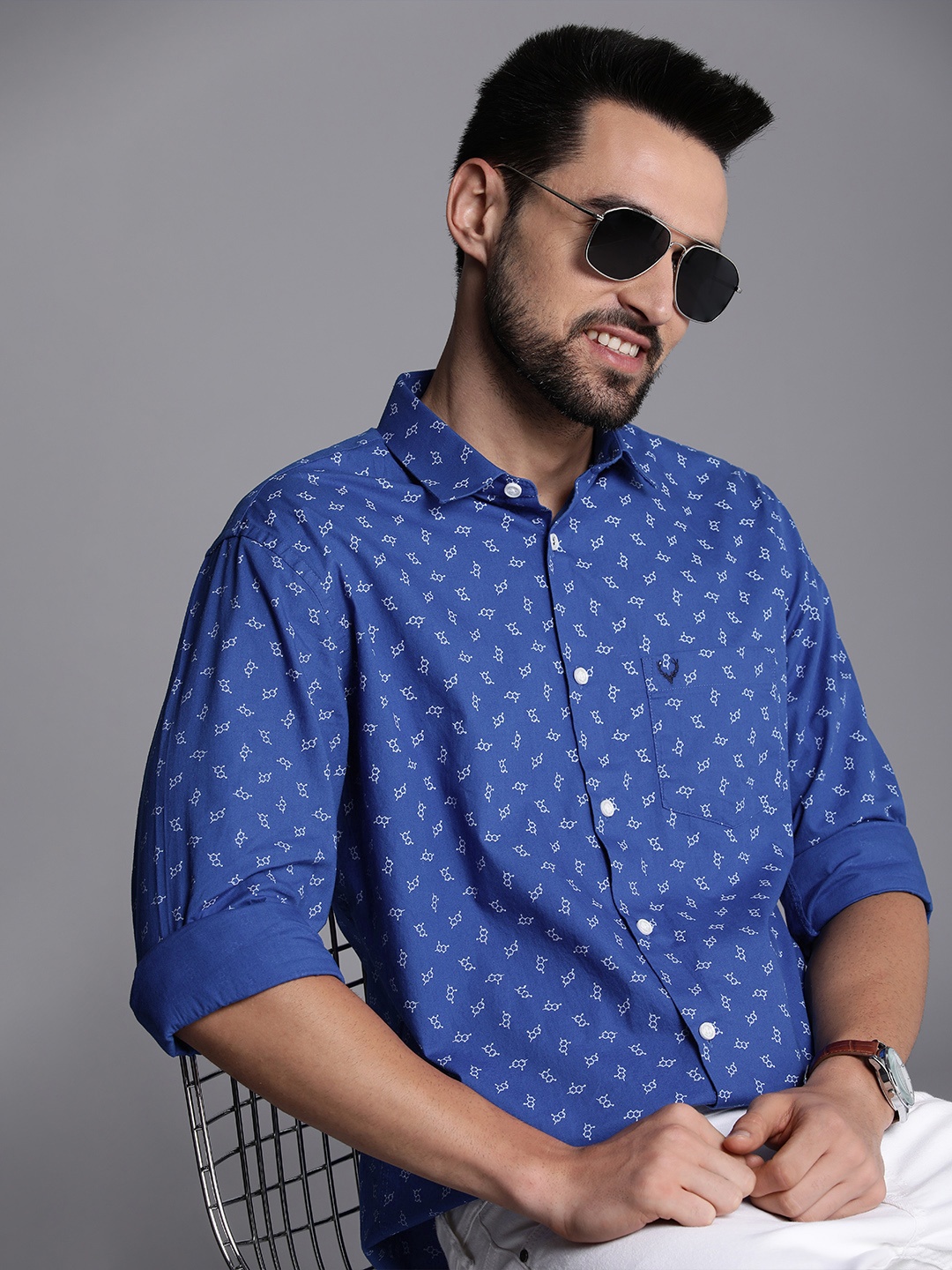 

Allen Solly Men Blue & White Printed Pure Cotton Casual Shirt