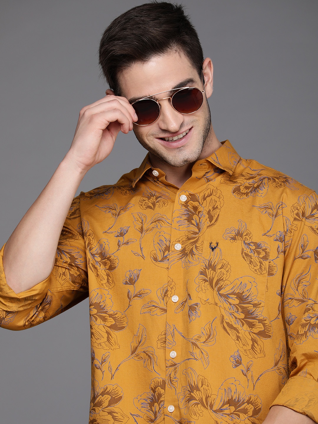 

Allen Solly Men Yellow & Blue Sport Fit Floral Printed Pure Cotton Casual Shirt