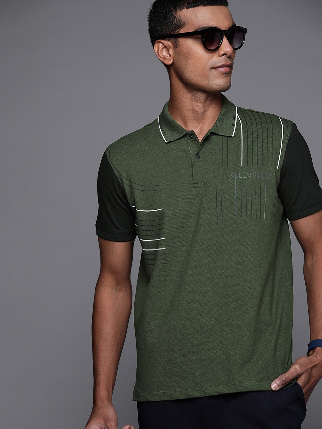 

Allen Solly Men Olive Green & Black Printed Polo Collar T-shirt