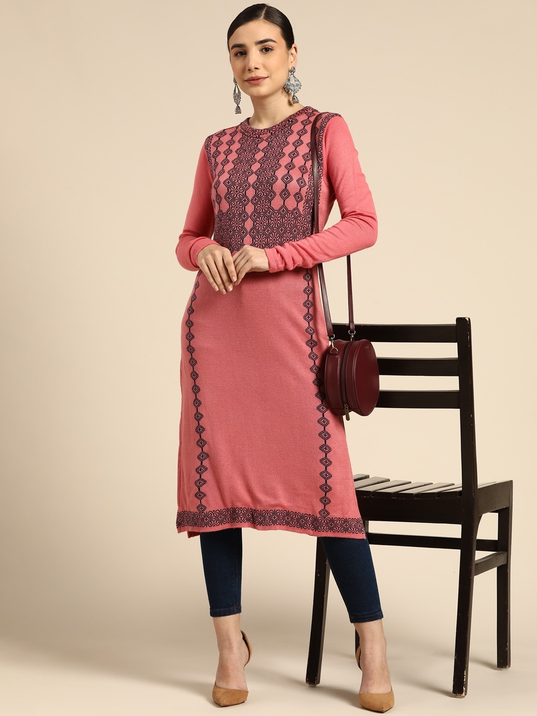 

Anouk Women Pink & Black Pure Acrylic Ethnic Motifs Knitted Winter Kurta