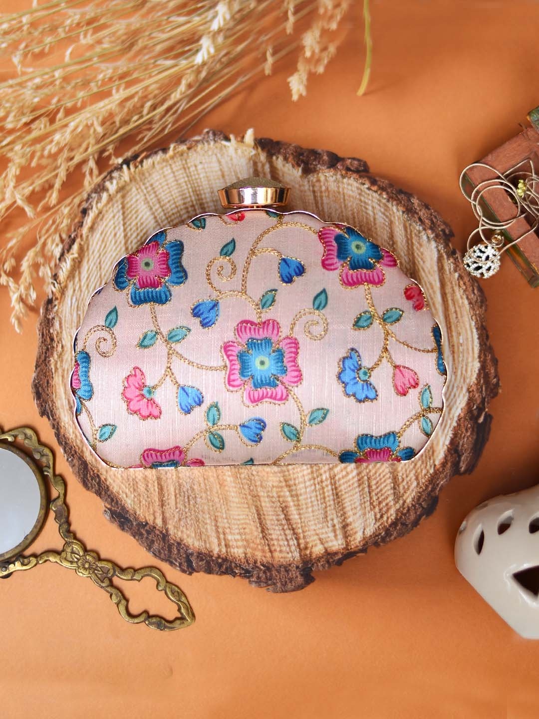 

ARTKLIM White & Pink Embroidered Box Clutch