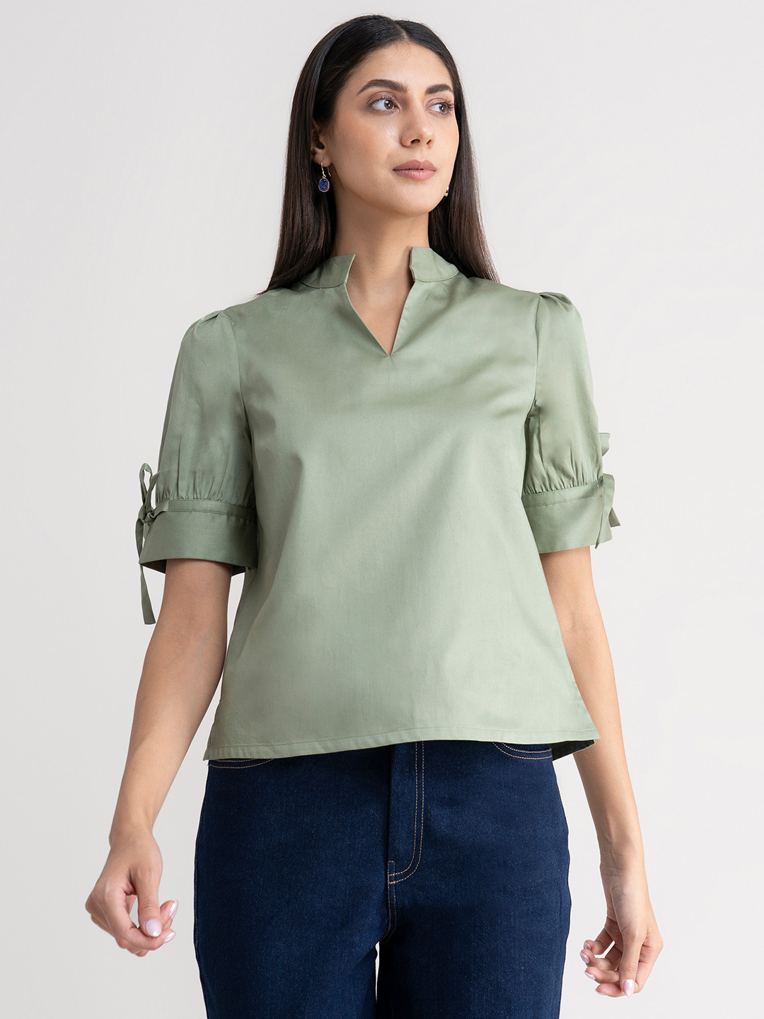 

FableStreet Green Solid Mandarin Collar Tie Up Sleeve Top