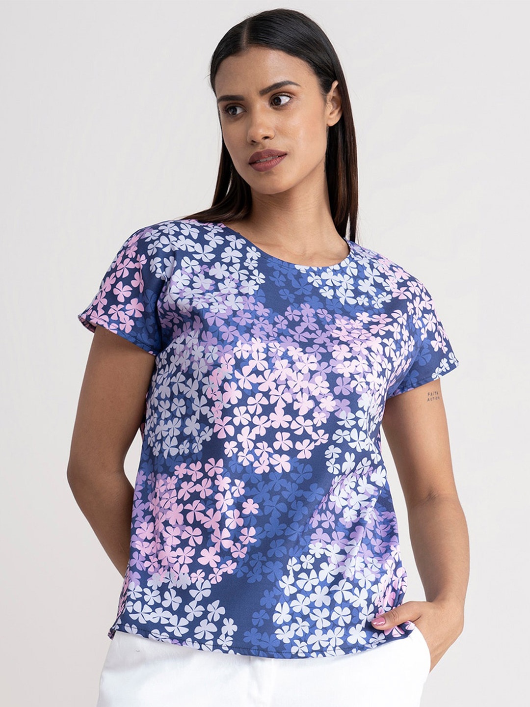 

FableStreet Women Purple Floral Printed Drop Shoulder Top