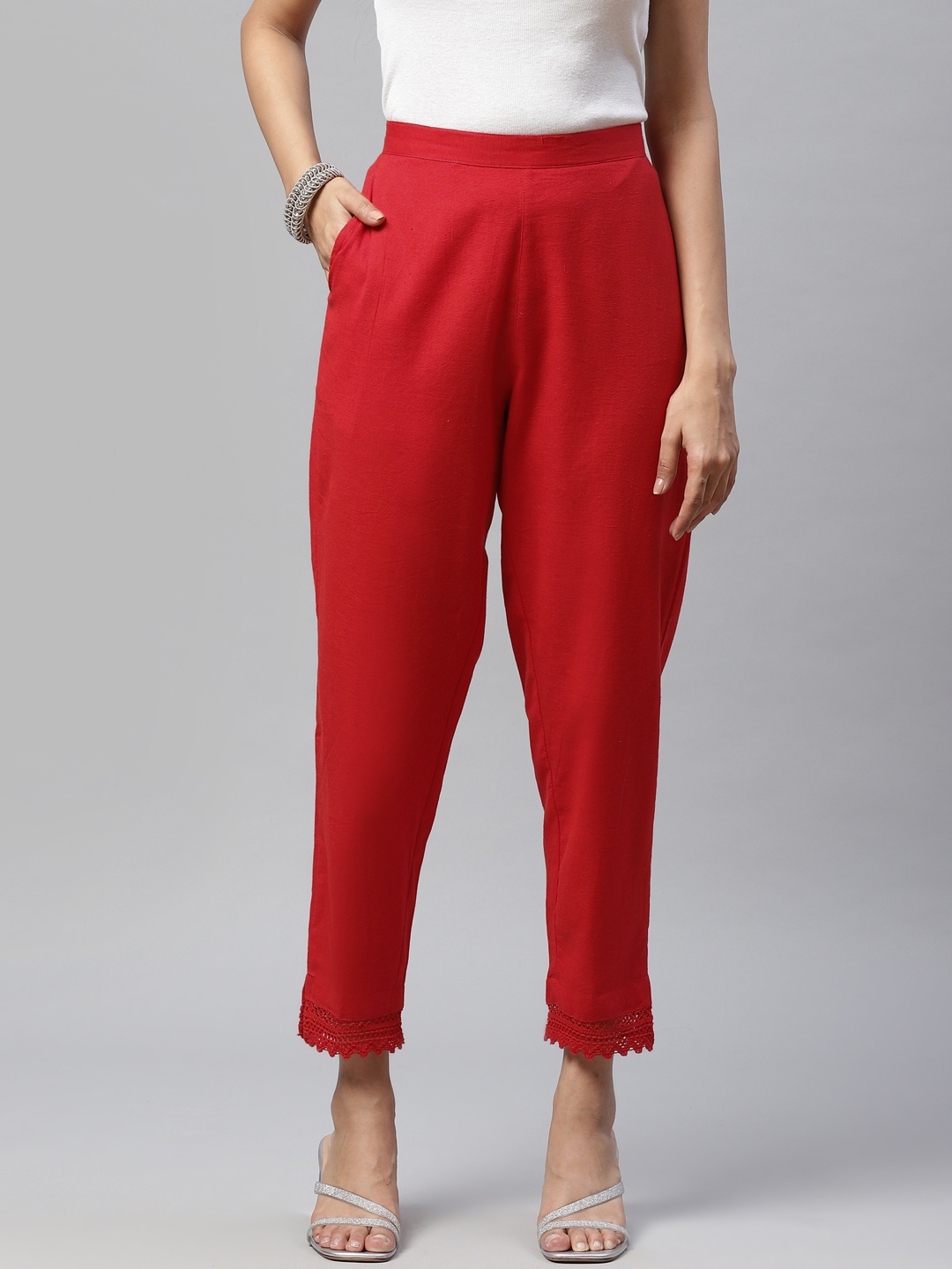 

PIROH Women Red Solid Cotton Trousers