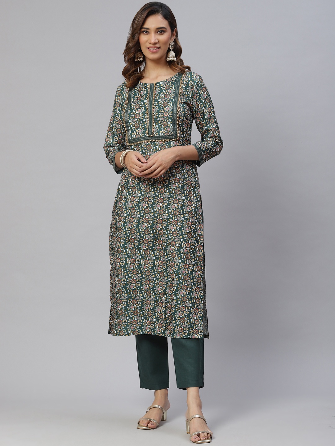 

RAJGRANTH Women Green Printed Gotta Patti Kurta with Trousers