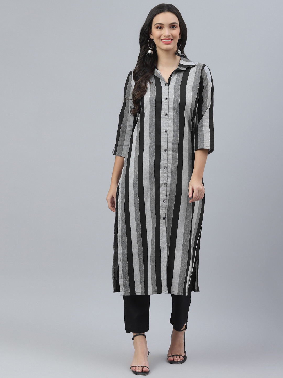 

RAJGRANTH Women Black Striped Kurta with Trousers