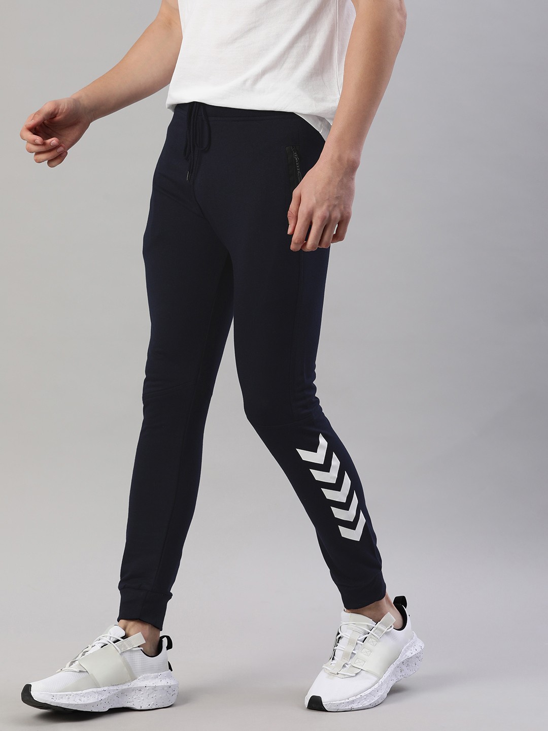 

ADBUCKS Men Navy Blue Solid Joggers