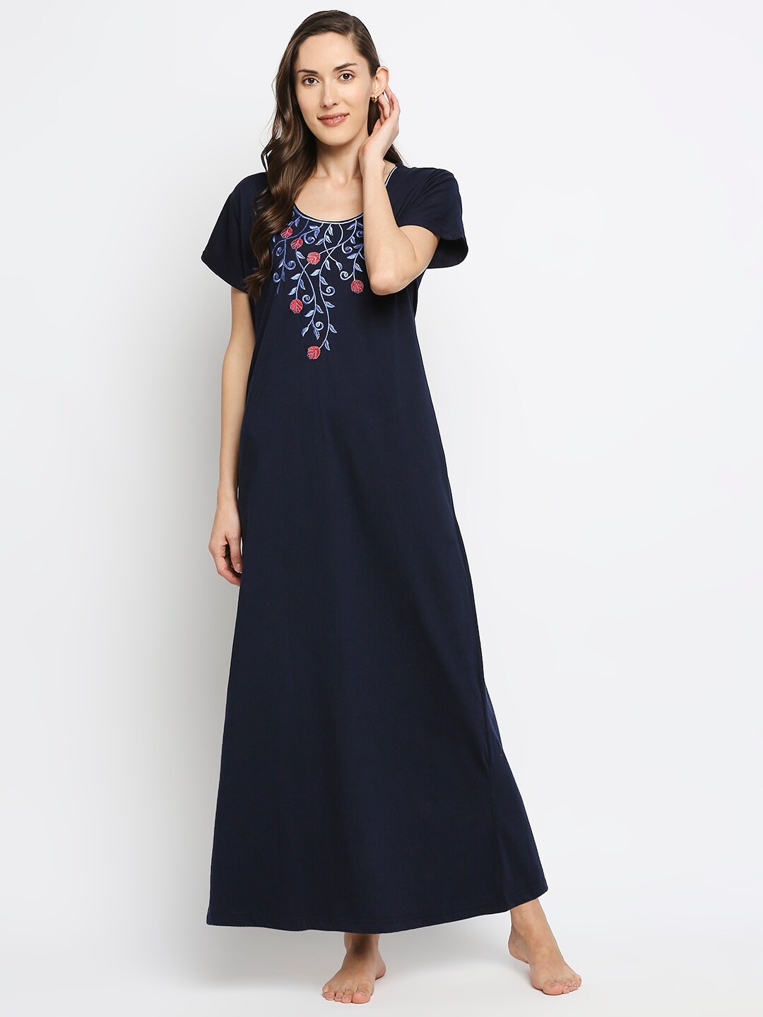 

Pretty Awesome Navy Blue Printed Maxi Nightdress