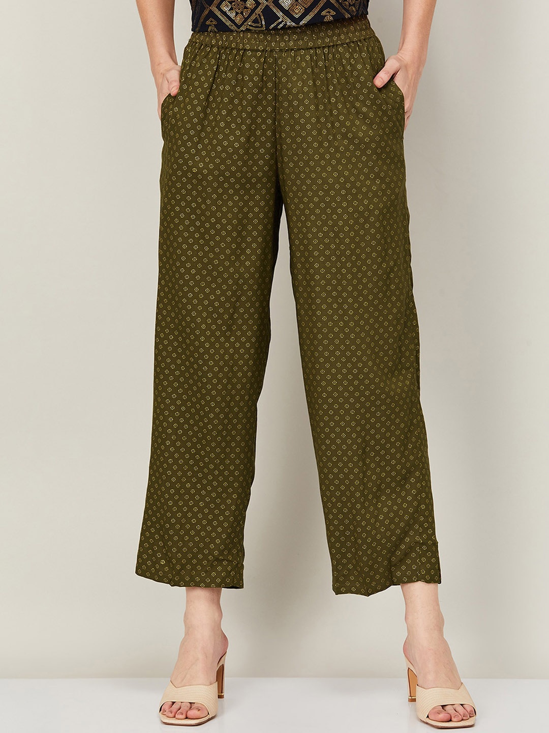 

Melange by Lifestyle Women Green Floral Printed High-Rise Trousers