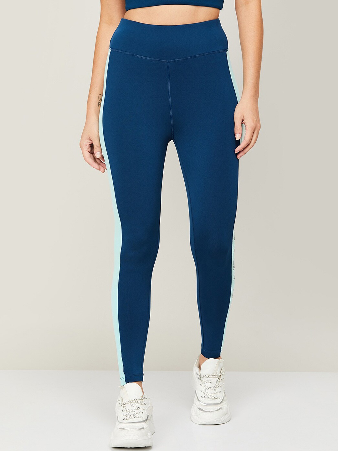 

Kappa Women Teal & Blue Solid Cotton Tights