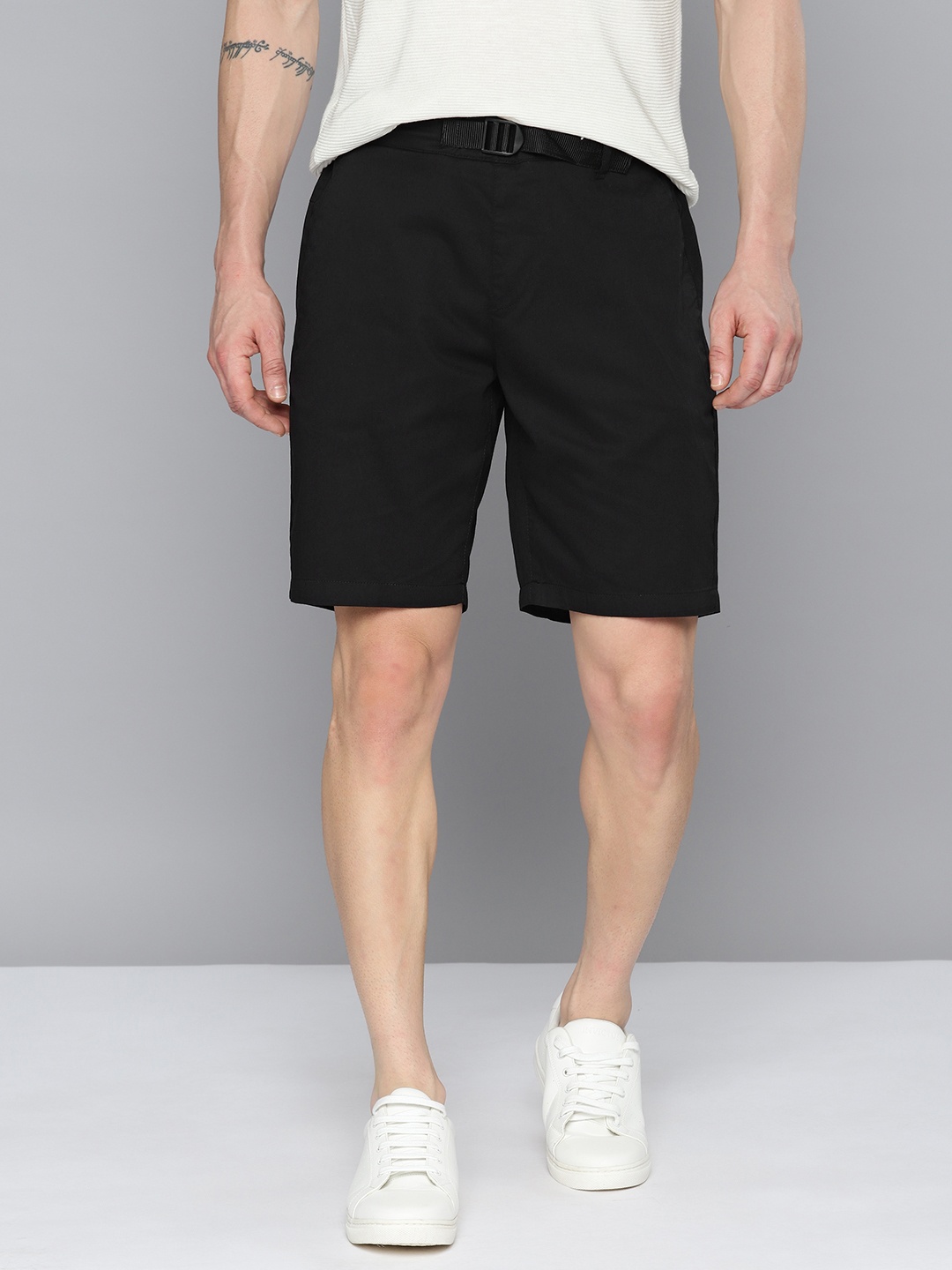 

Mast & Harbour Men Pure Cotton Regular Shorts, Black