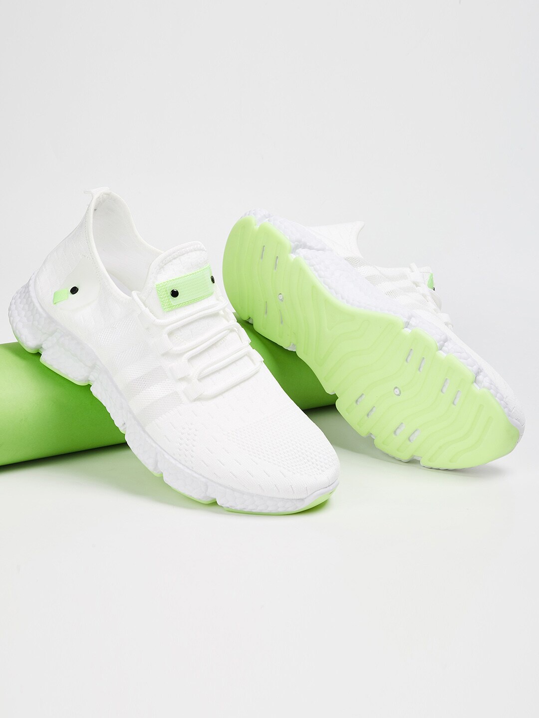 

Forca by Lifestyle Men White Striped Sneakers
