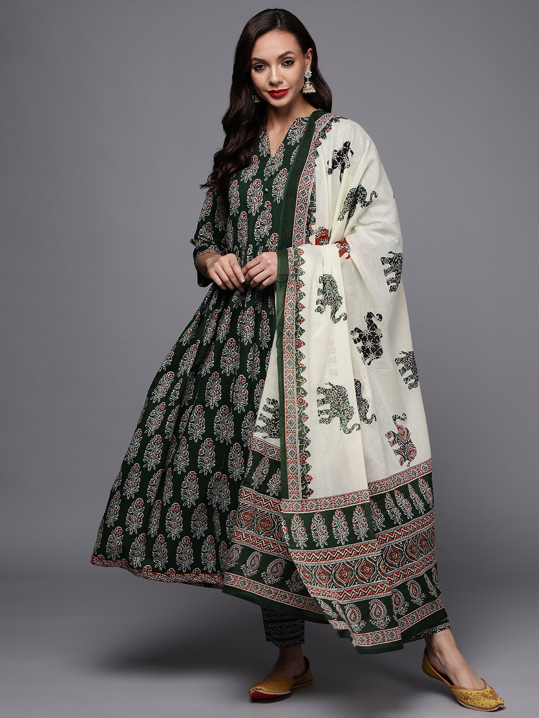 

Indo Era Women Green Ethnic Motifs Printed Kurta with Palazzos & Dupatta