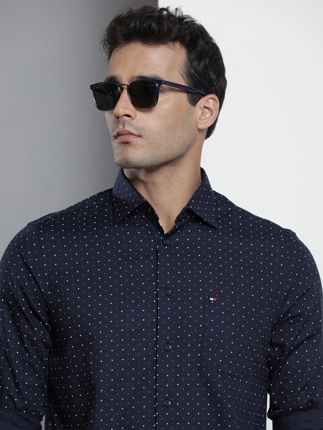 

Tommy Hilfiger Men Navy Blue Polka Dots Opaque Printed Casual Shirt