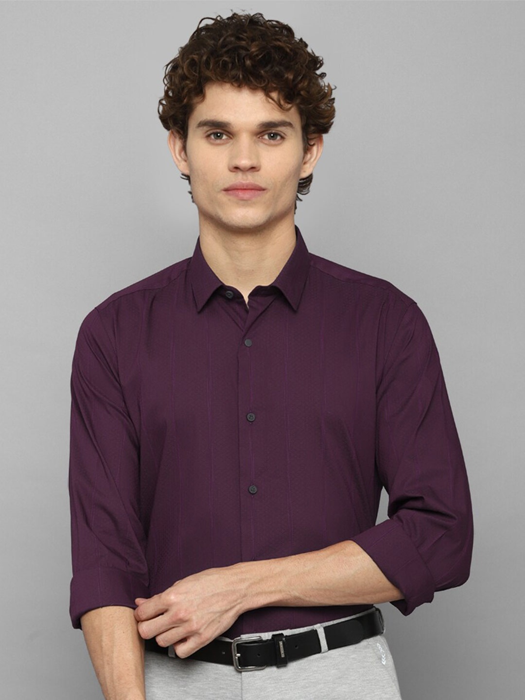 

Louis Philippe Sport Men Purple Slim Fit Casual Shirt