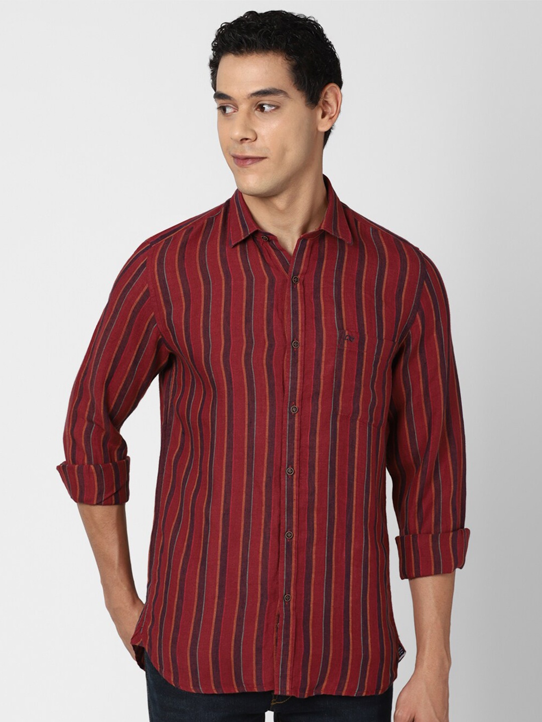 

Peter England Casuals Men Maroon Slim Fit Striped Casual Shirt