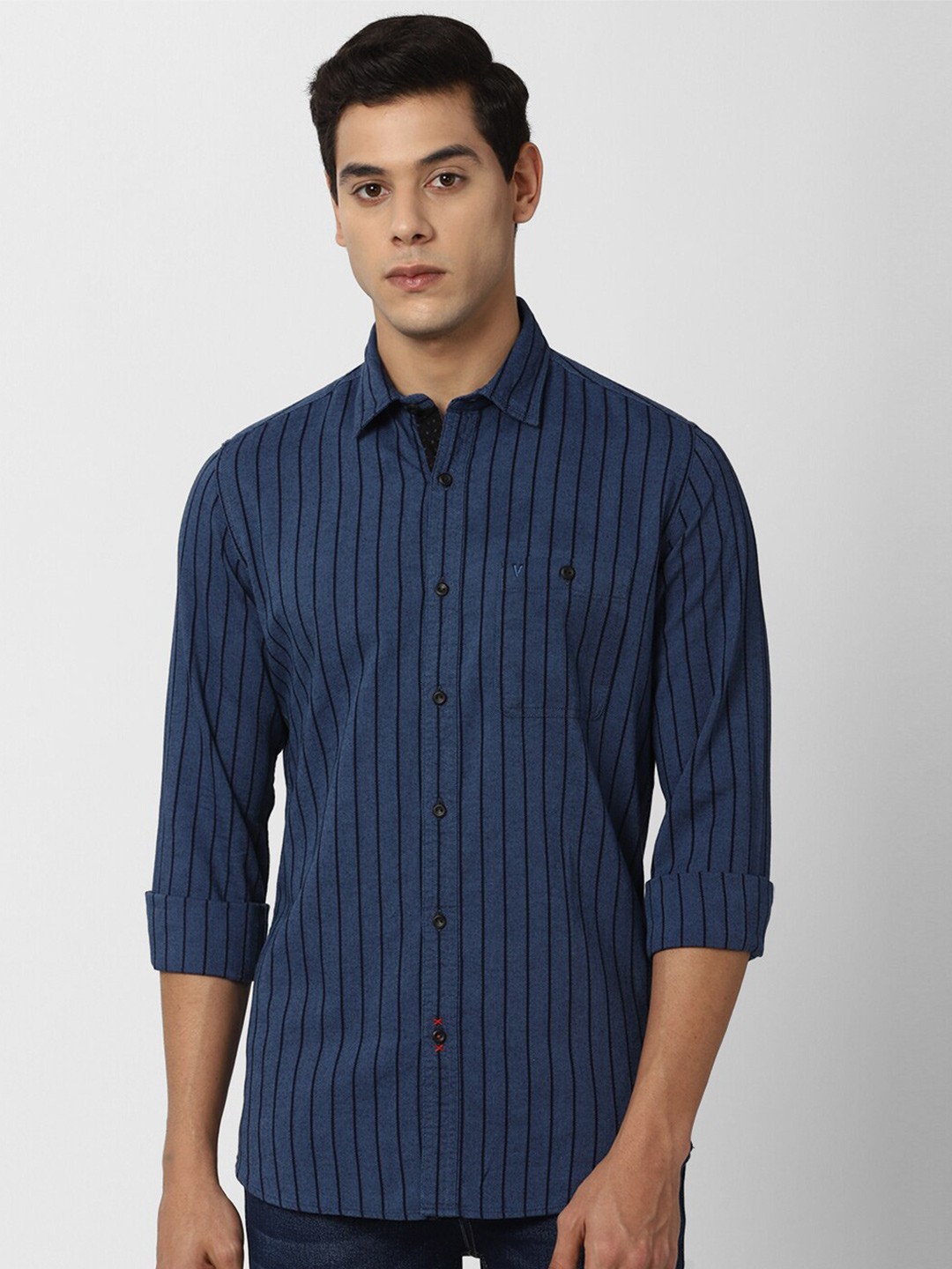 

VAN HEUSEN DENIM LABS Men Navy Blue Slim Fit Striped Pure Cotton Casual Shirt