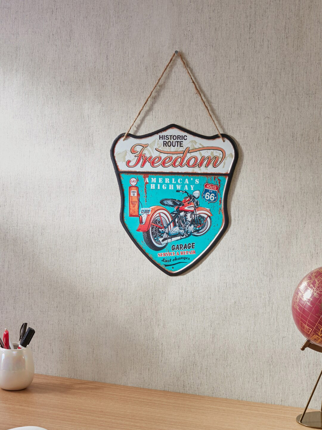 

HomeTown Unisex Multi Wall Decor