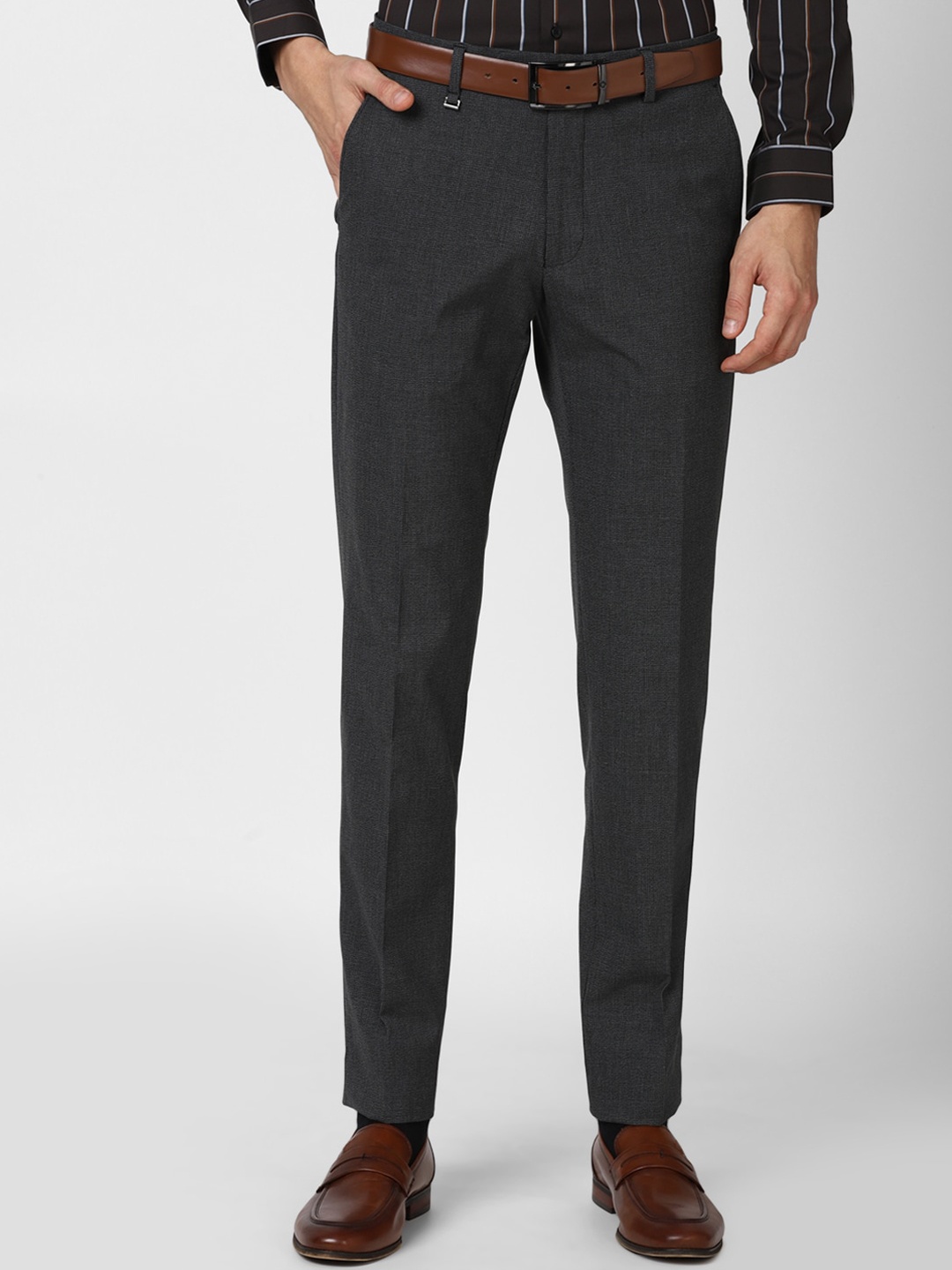 

Van Heusen Men Black Solid Slim Fit Trousers