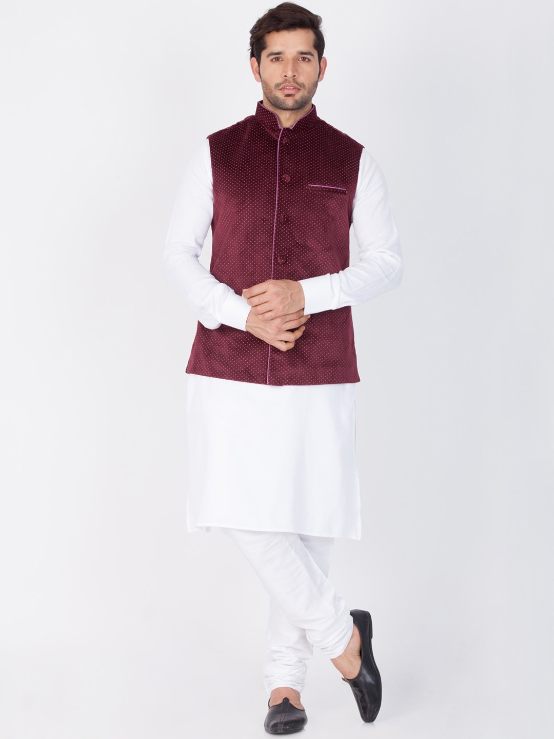 

VASTRAMAY Men White Kurta and pyjama with Maroon Polka Dot Printed Nehru Jacket