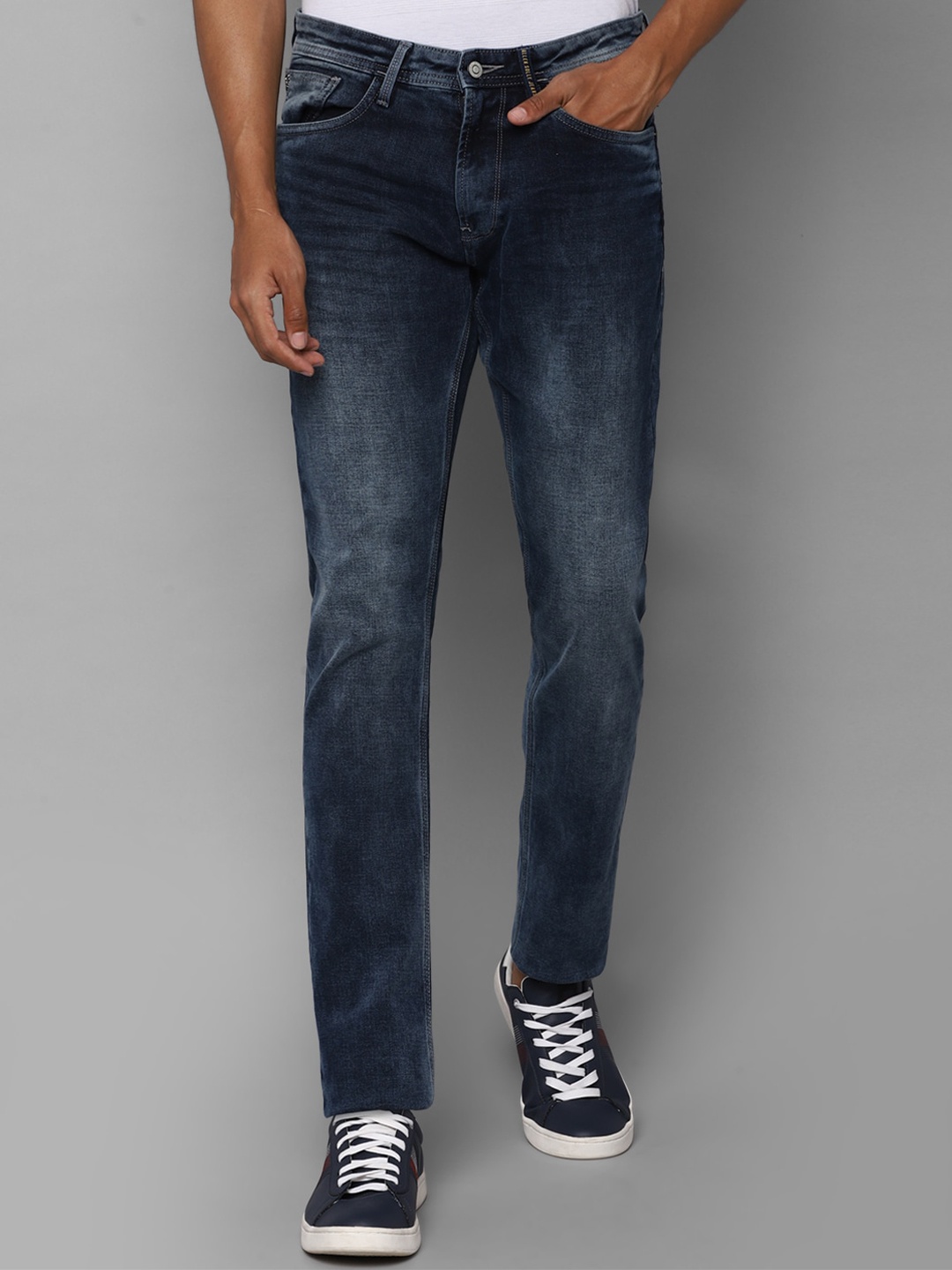 

Allen Solly Men Navy Blue Slim Fit Heavy Fade Jeans