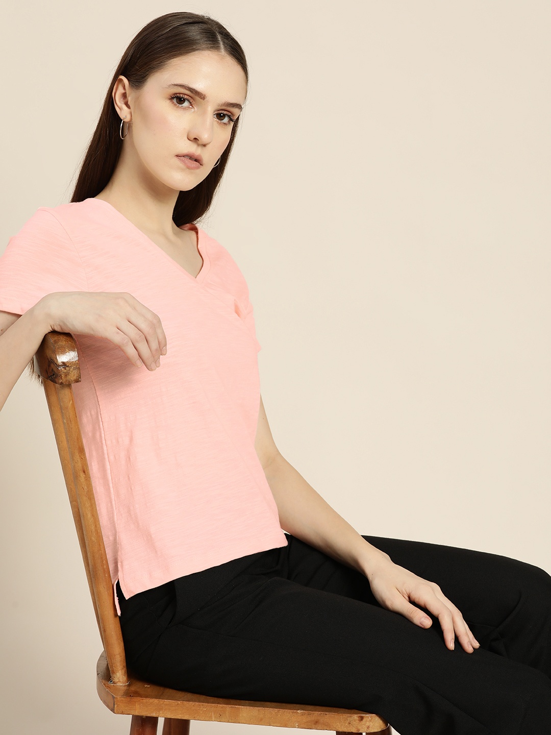 

INVICTUS Women Peach-Coloured Solid V-Neck T-shirt