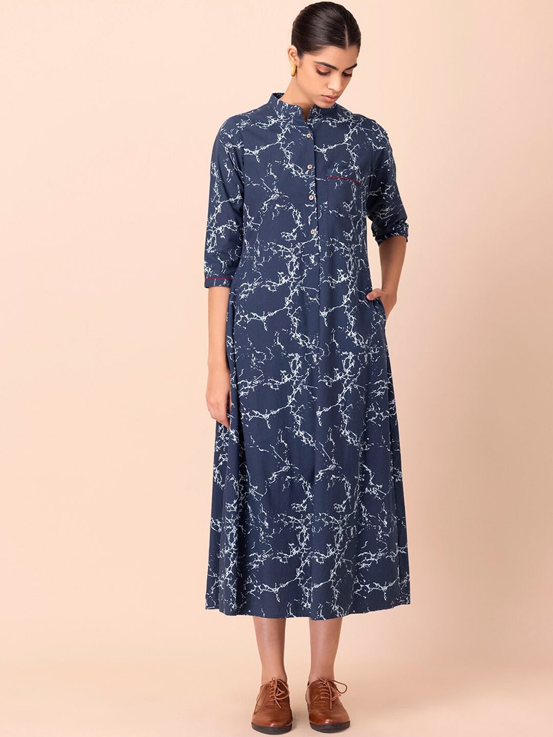 

Earthen BY INDYA Women Navy Blue Floral Printed Thread Work Kurta