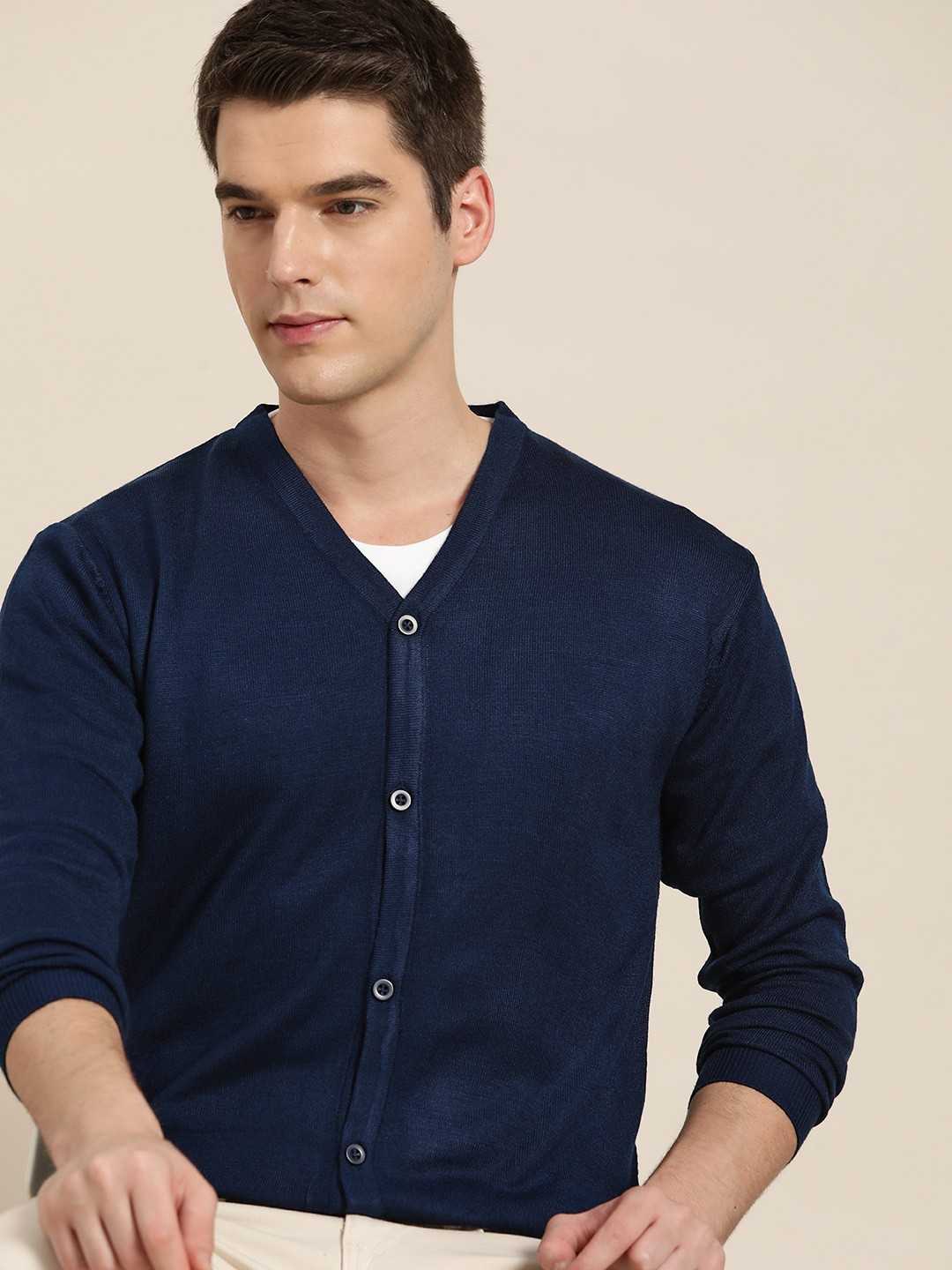 

INVICTUS Men Navy Blue Solid Cardigan
