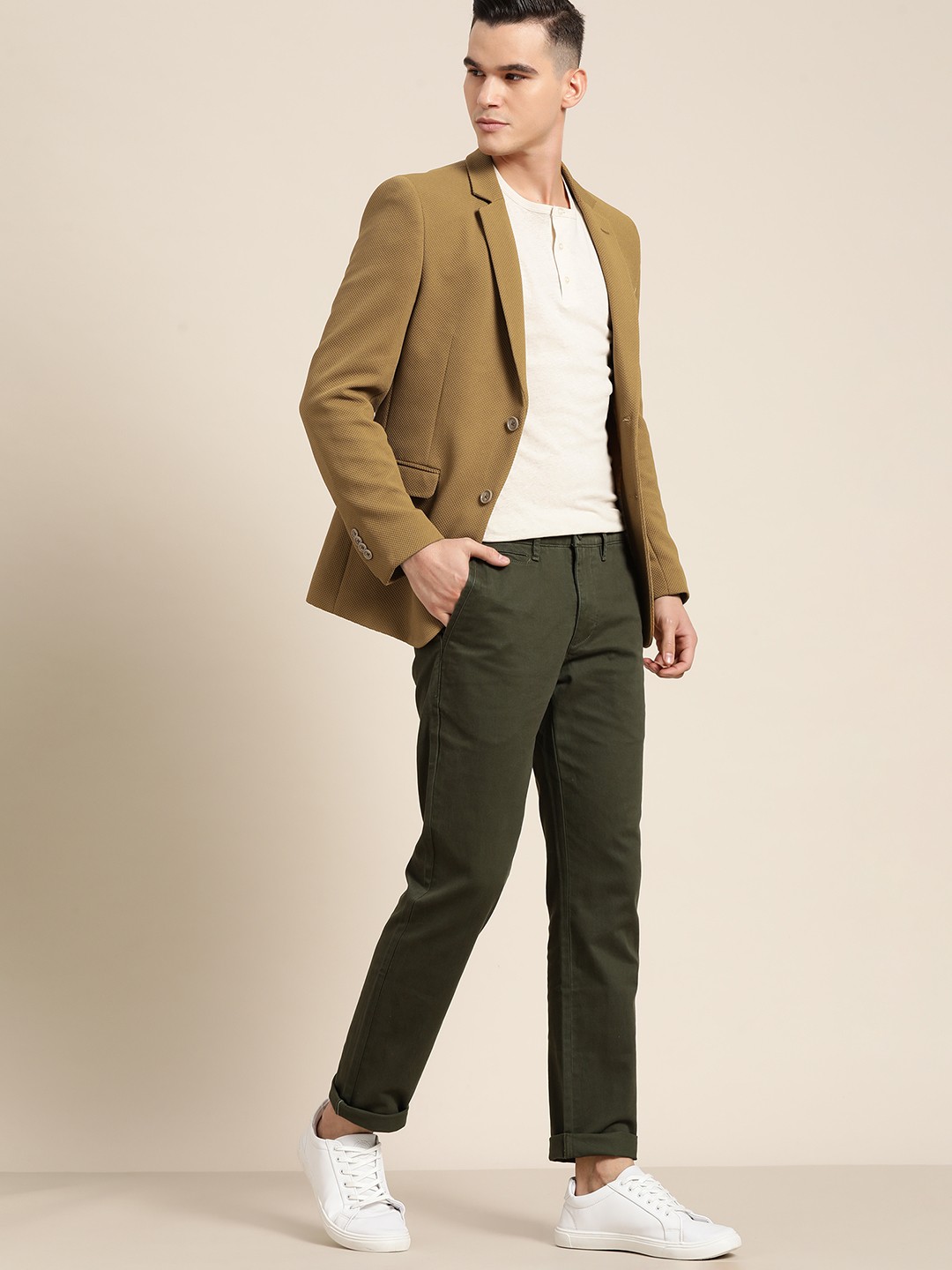 

INVICTUS Textured Slim Fit Single Breasted Blazer, Mustard