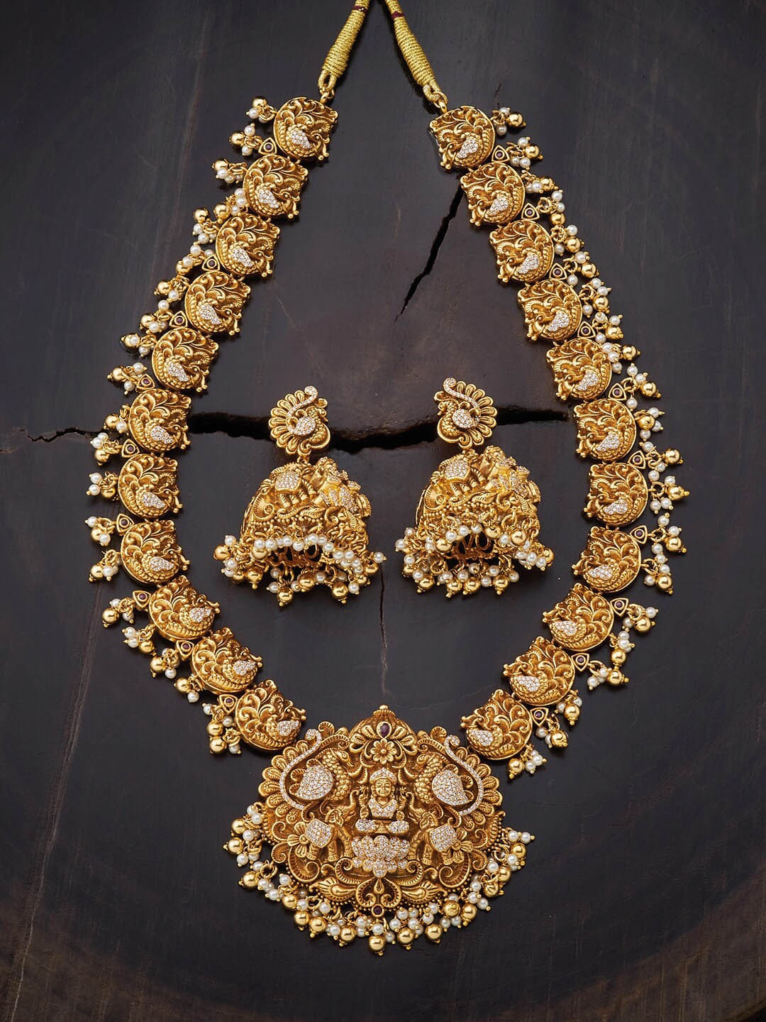 

Kushal's Fashion Jewellery Women Red Gold-Plated Artificial Stones Jewellery Set