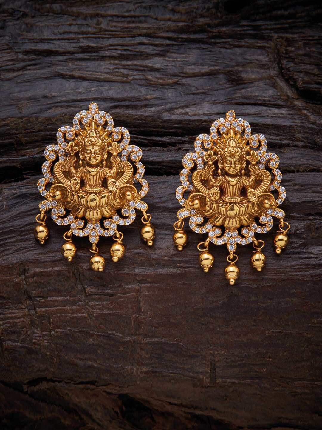 

Kushal's Fashion Jewellery Gold-Toned Contemporary Studs Earrings
