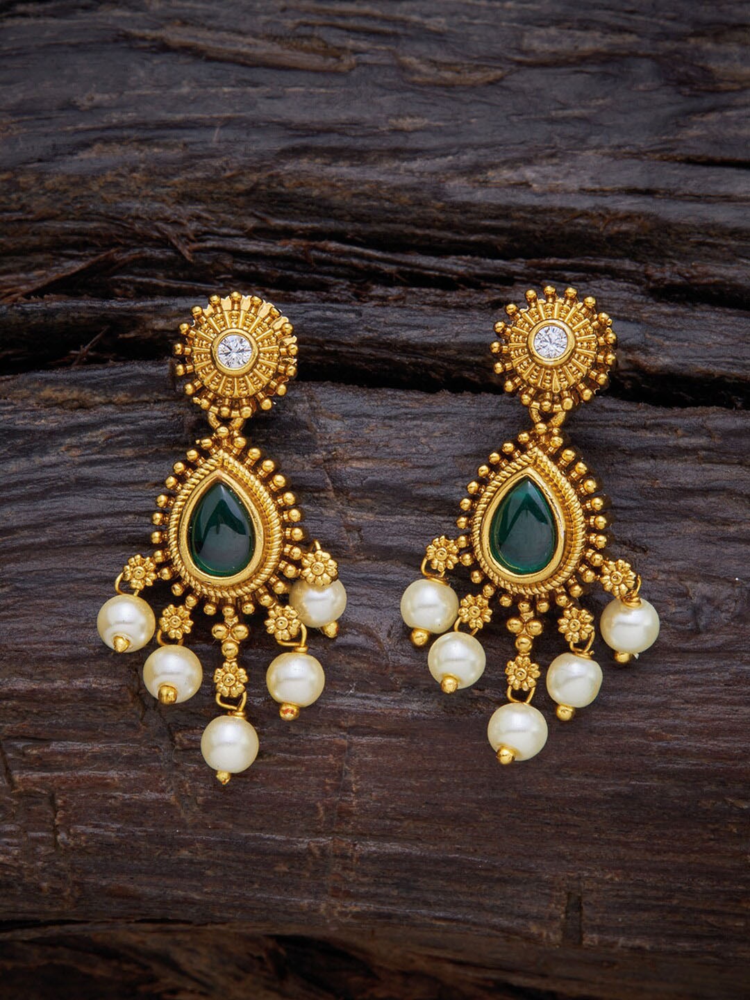 

Kushal's Fashion Jewellery Green & Gold-Toned Contemporary Studs Earrings