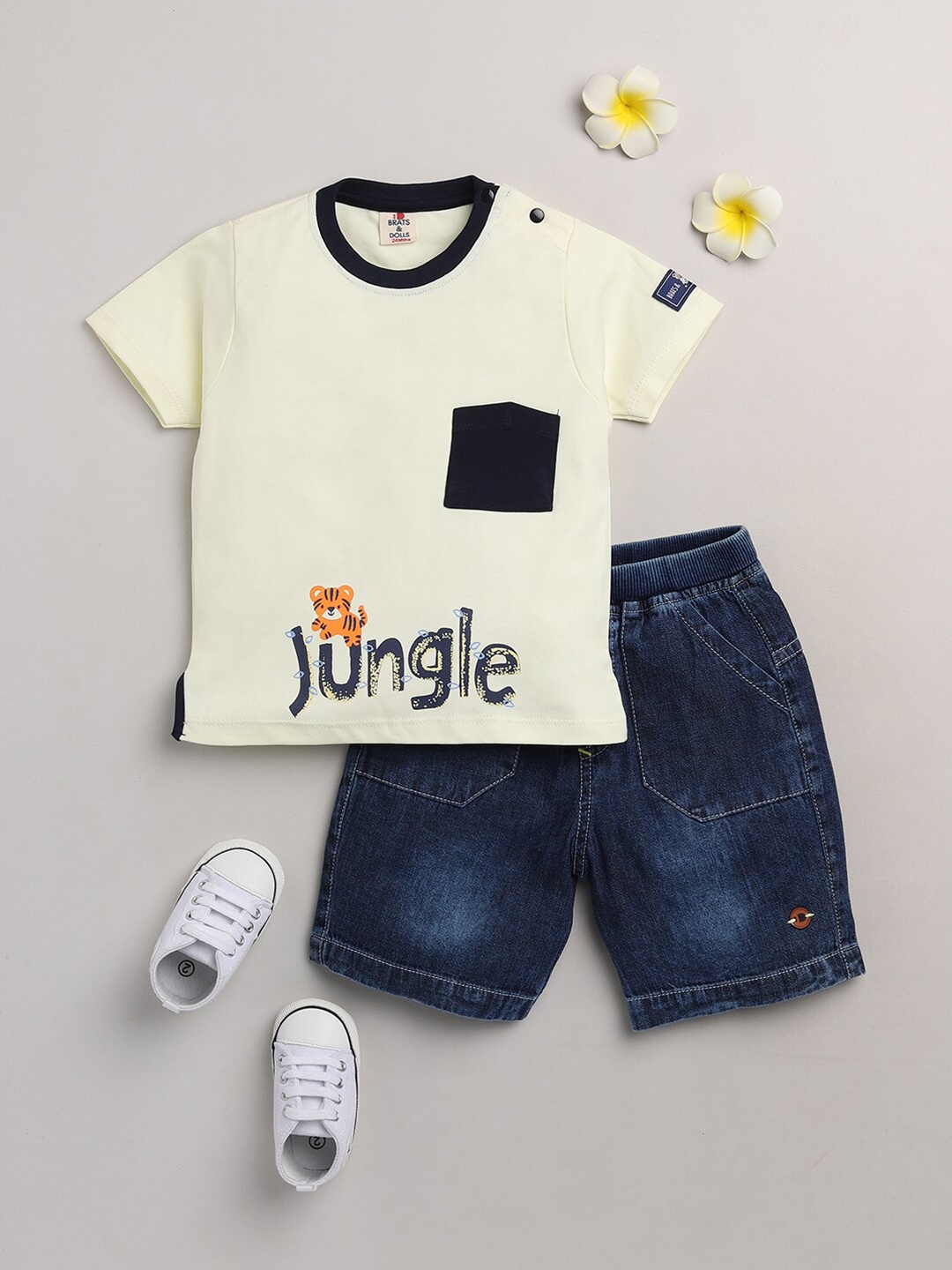 

BRATS AND DOLLS Boys Yellow Printed Pure Cotton T-shirt with Shorts