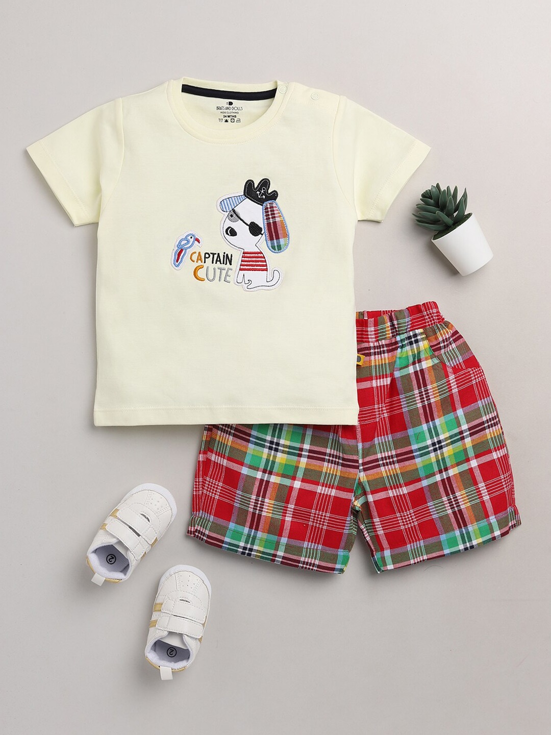 

BRATS AND DOLLS Boys Yellow Printed T-shirt with Shorts