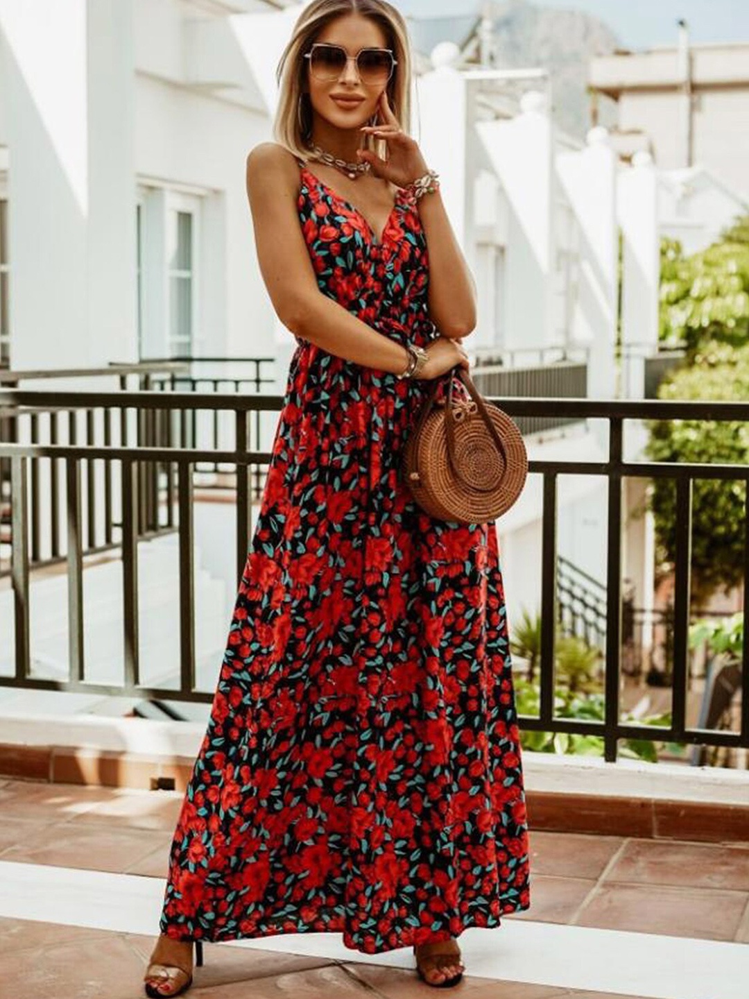 

BoStreet Black Floral Maxi Dress