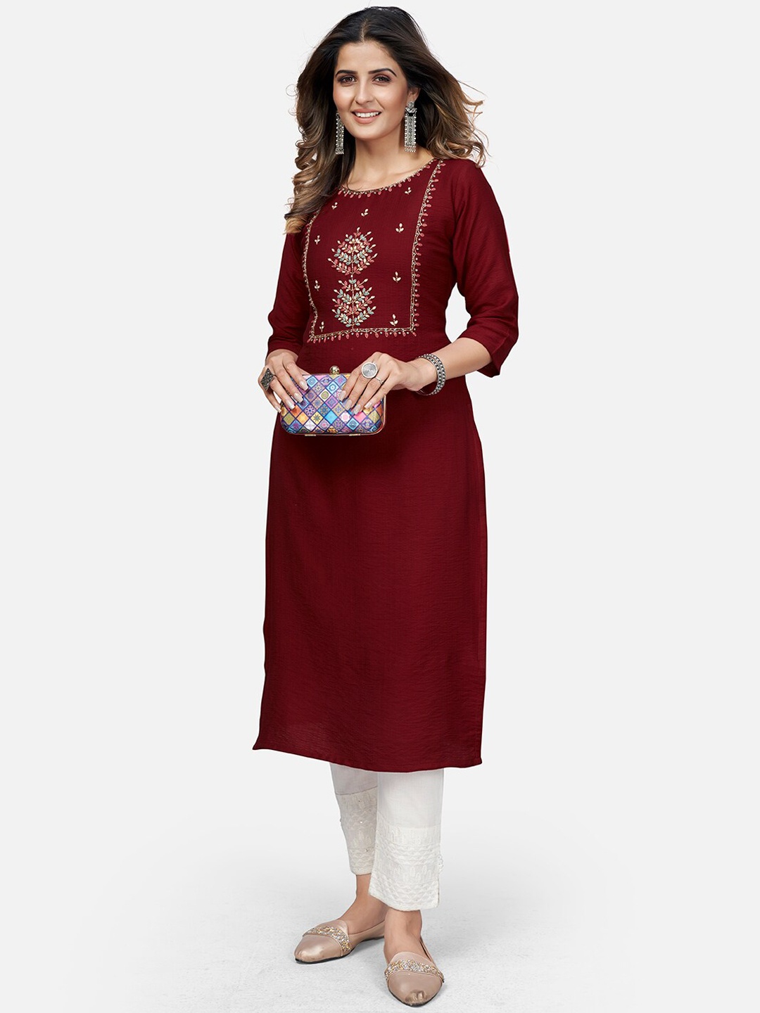 

Vbuyz Women Red Embroidered Yoke Kurta