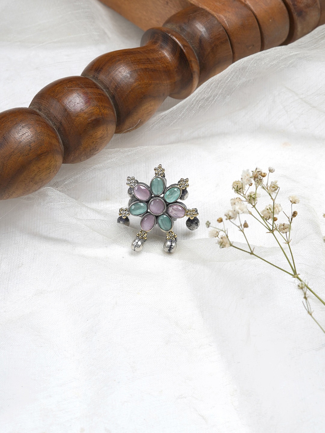 

TEEJH Women Oxidized Silver-Toned & Green Stone-Studded Finger Ring
