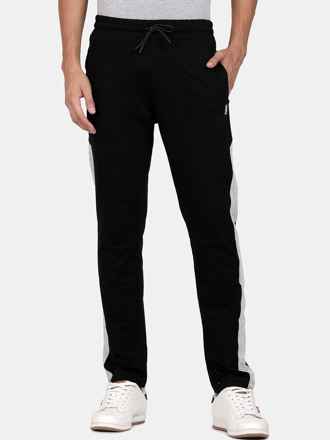 

t-base Men Black Solid Cotton Polyester Knitted Track Pant