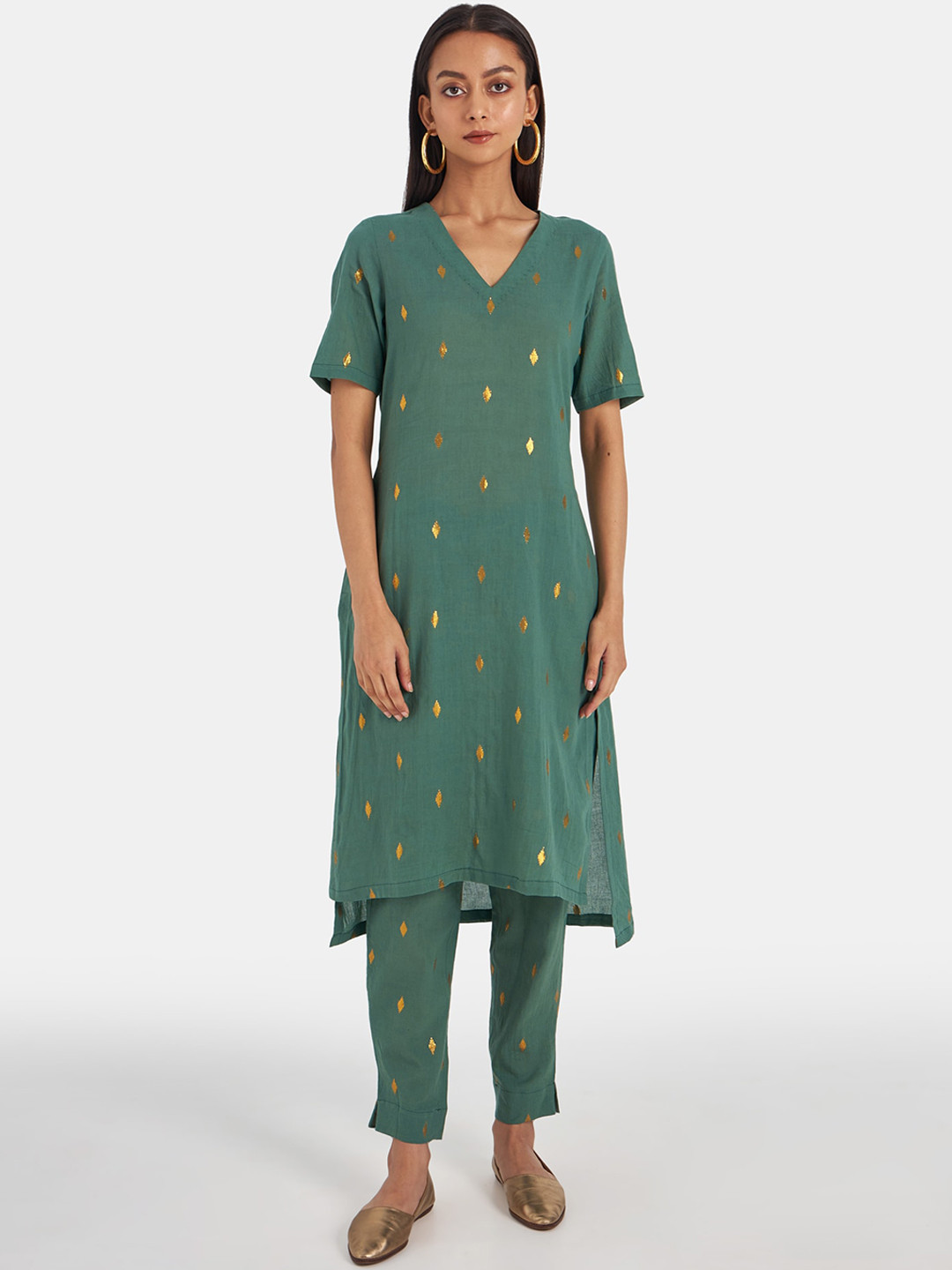 

Suta Women Green Embroidered Kurta With Trousers