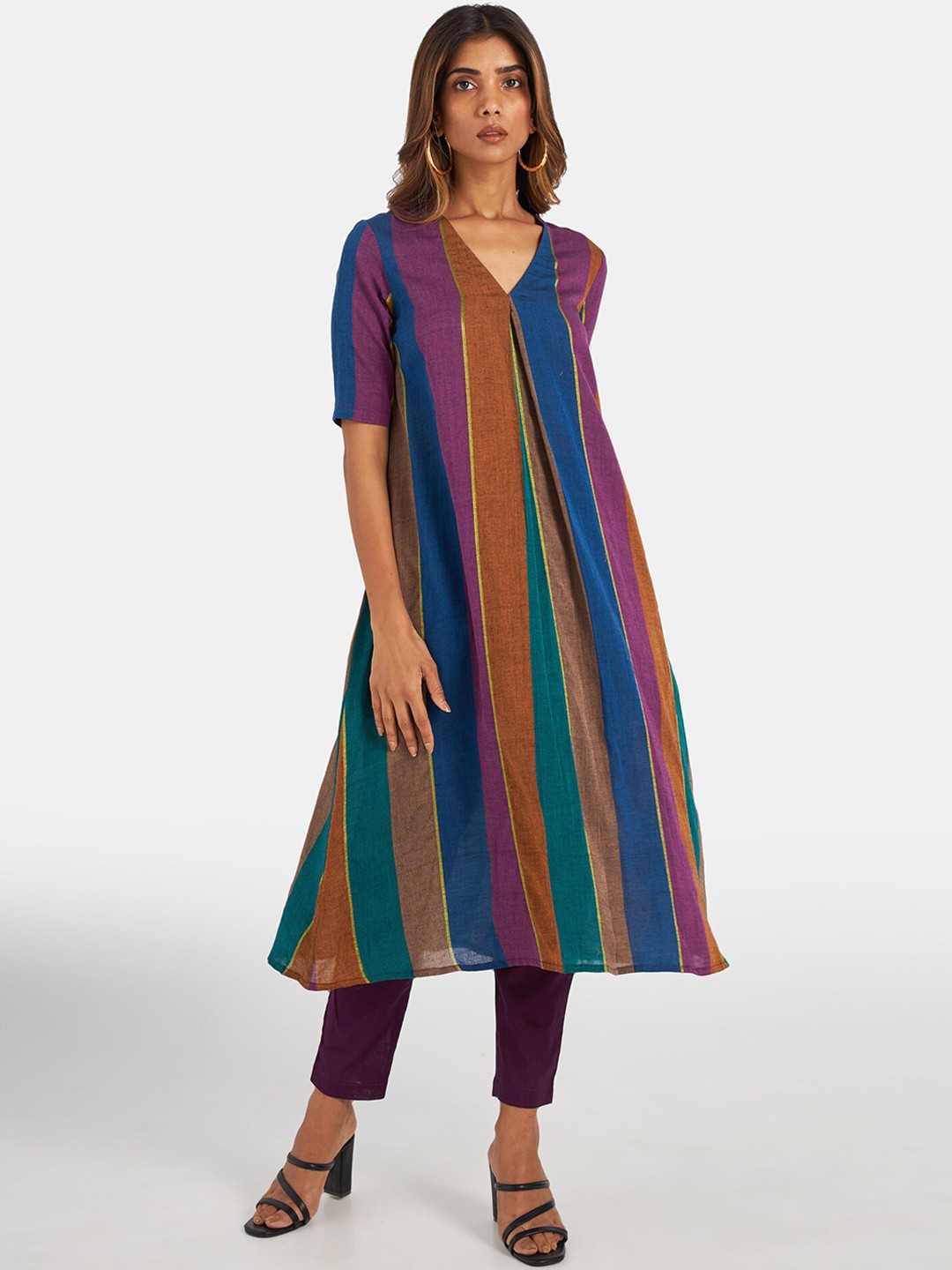 

Suta Women Purple Colourblocked Pure Cotton Kurta With Trousers