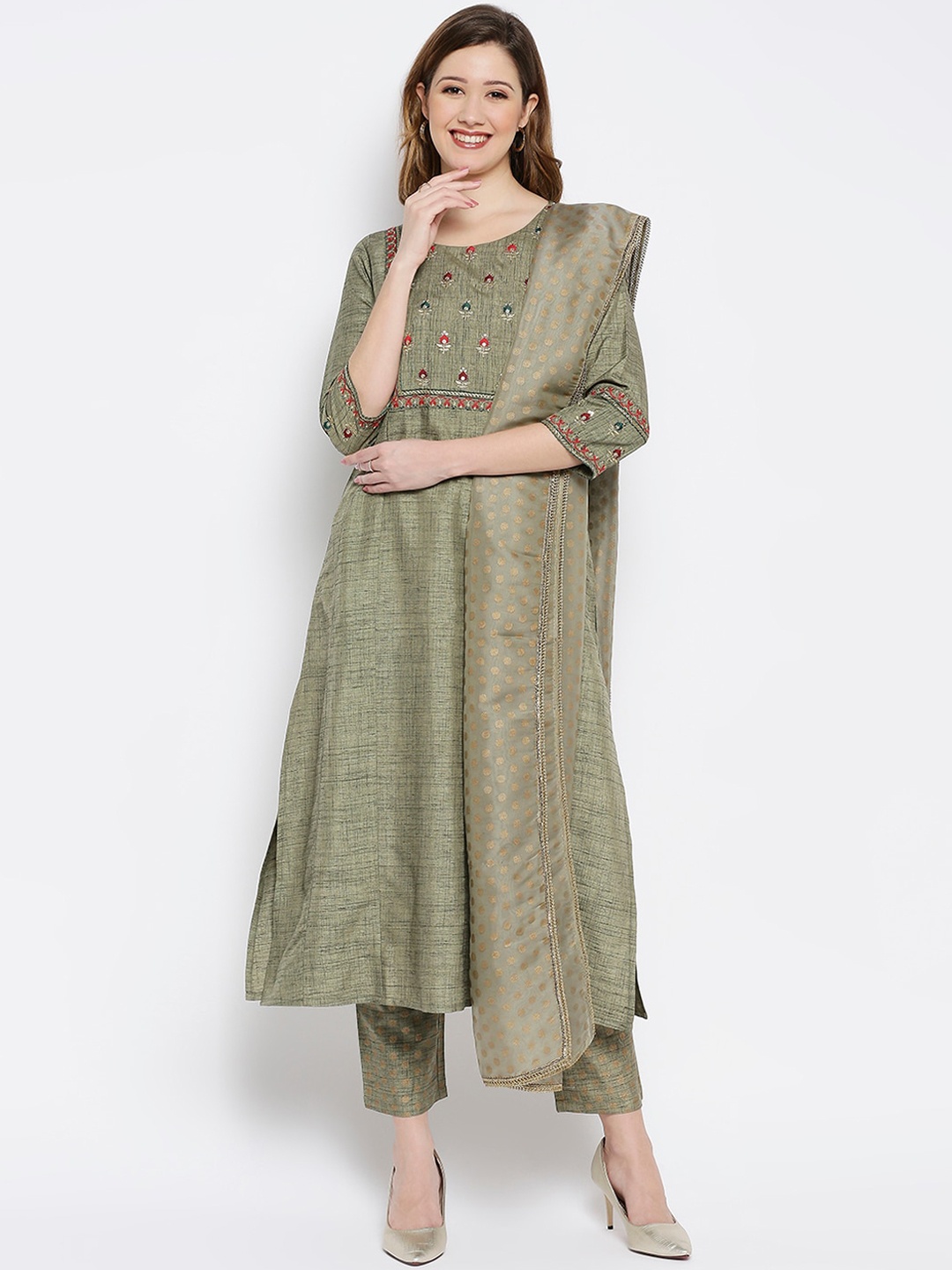 

Ethnicity Women Olive Ethnic Motifs Flared Sleeves Thread Work Kurta