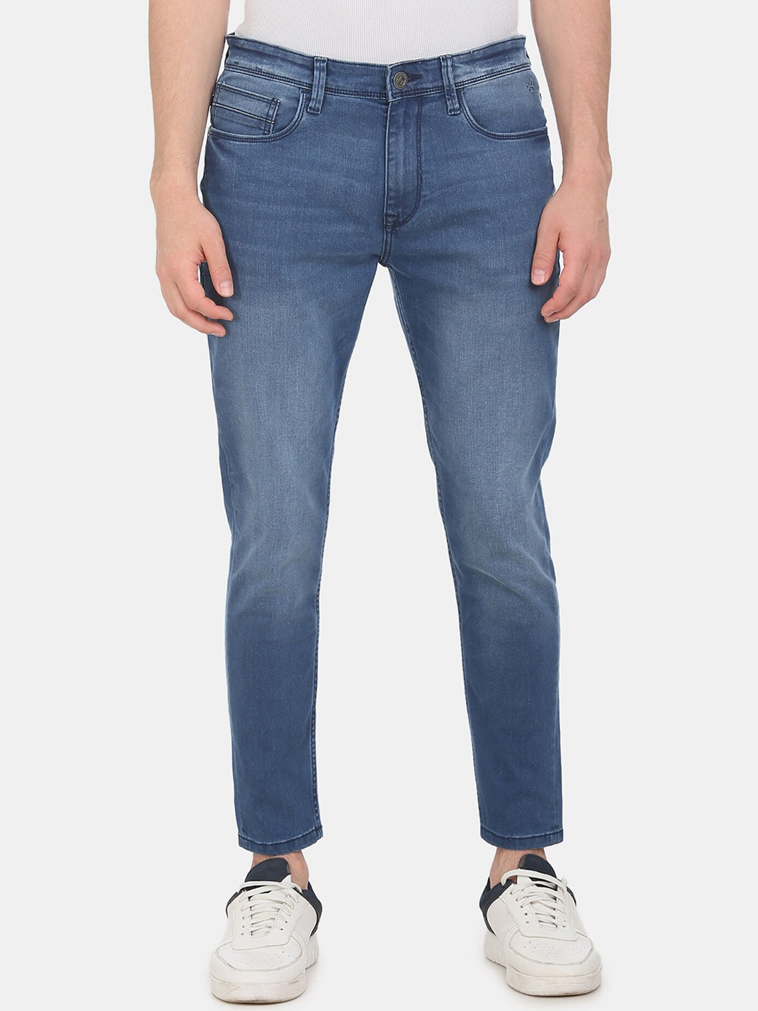 

Arrow Sport Men Blue Mildly Distressed Light Fade Jeans