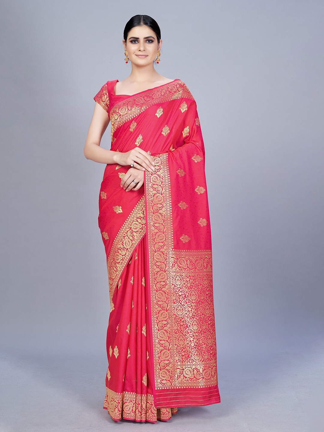 

MONJOLIKA FASHION Magenta & Gold-Toned Woven Design Zari Silk Blend Banarasi Saree