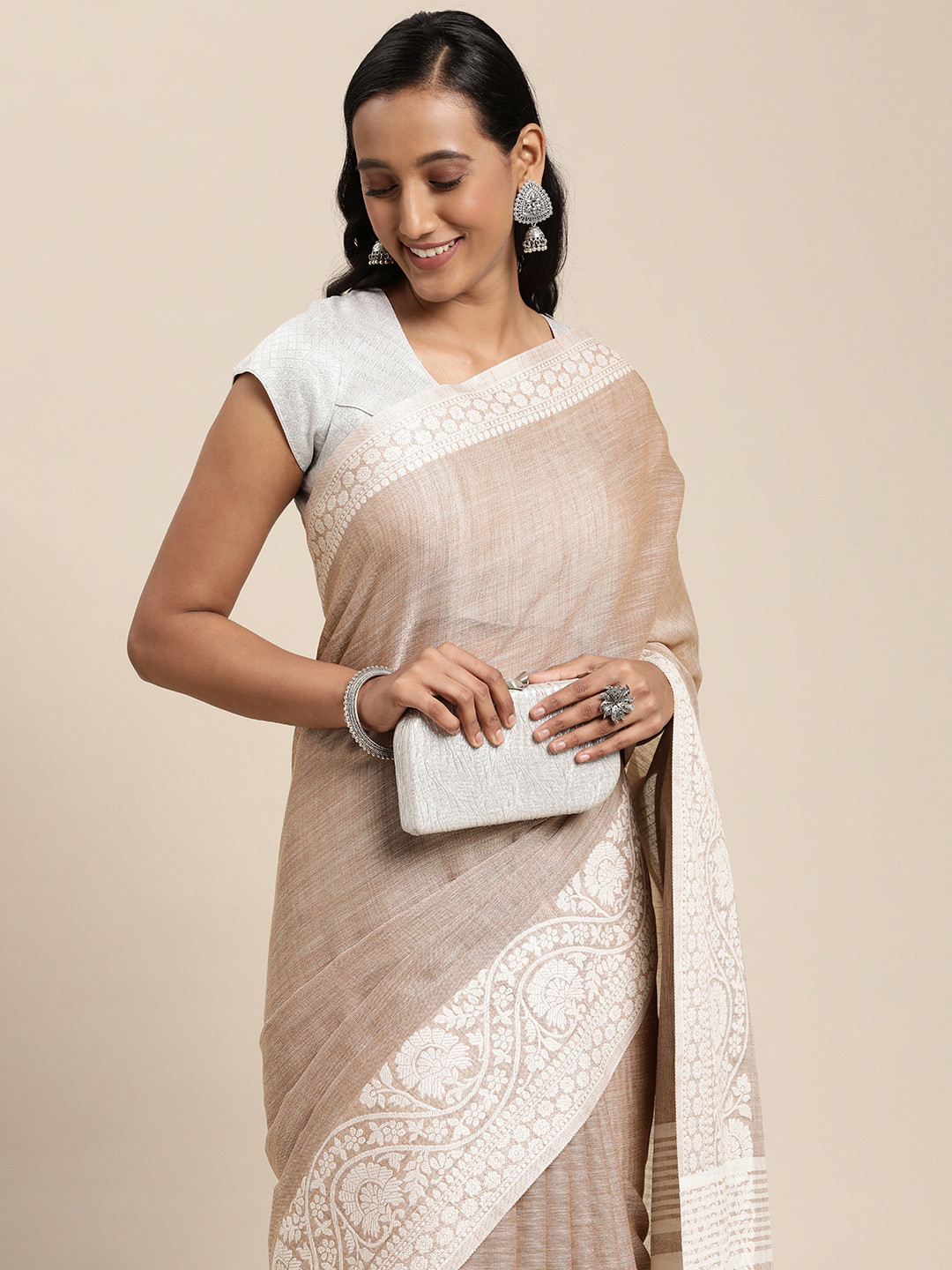 

SANGAM PRINTS Beige Solid Saree