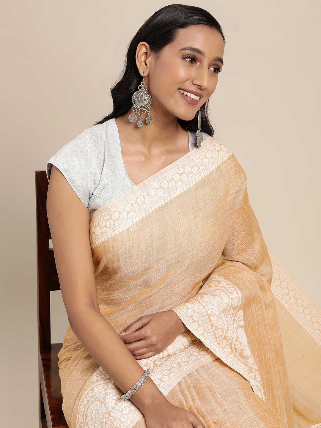 

SANGAM PRINTS Beige Solid Saree