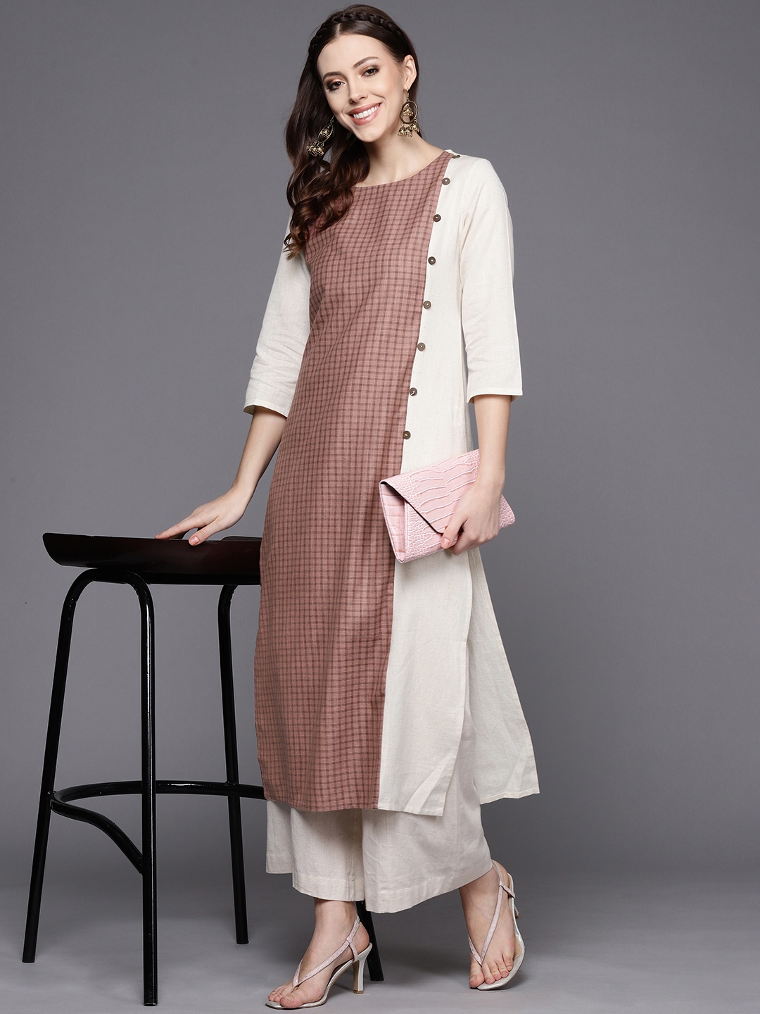 

Varanga Women White & Dusty Pink Checked Kurta