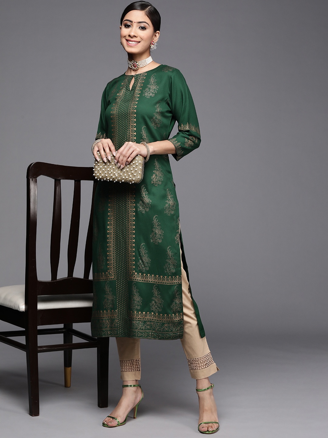 

Libas Women Green & Gold-Toned Ethnic Motifs Printed Keyhole Neck Kurta